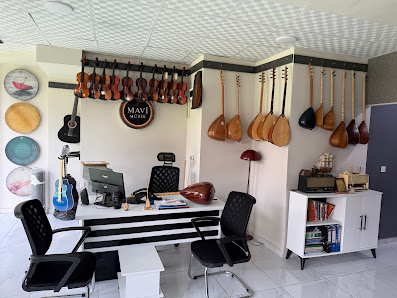 Mavi Müzik içinde enstrümanların sergilendiği çalışma alanı